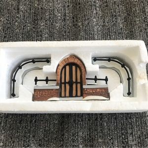 Heritage Village Collection Dept 56 Churchyard Gate and Fence